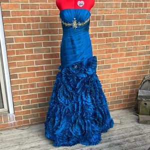 NWOT Sz6 deep aqua corset gown